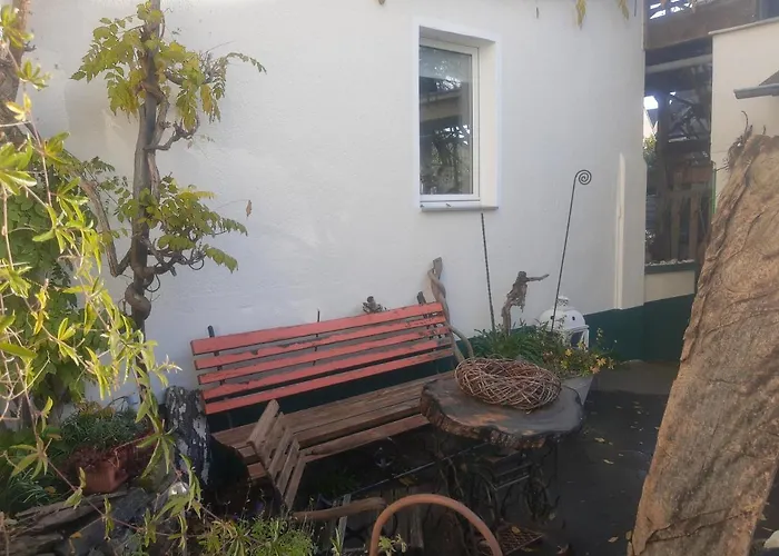 Gartenzimmer Mit Strassenbahn Zu Dom Und Messe Lägenhet Köln