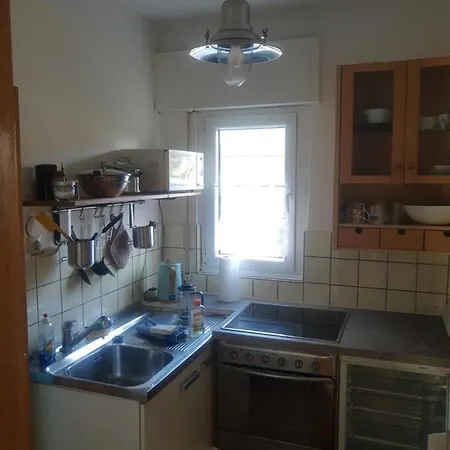 Gartenzimmer Mit Strassenbahn Zu Dom Und Messe